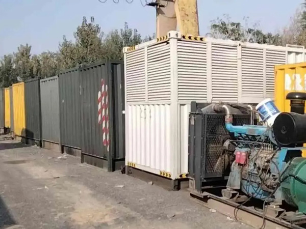 皋兰200KW柴油发电机机组每小时油耗是多少？